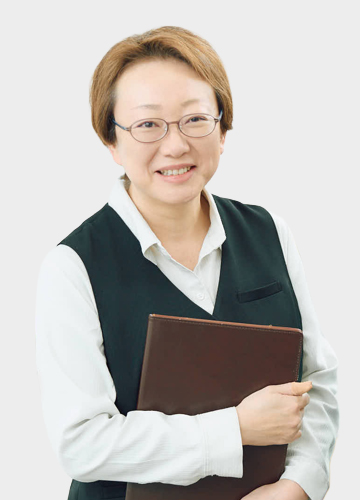 足立 信子