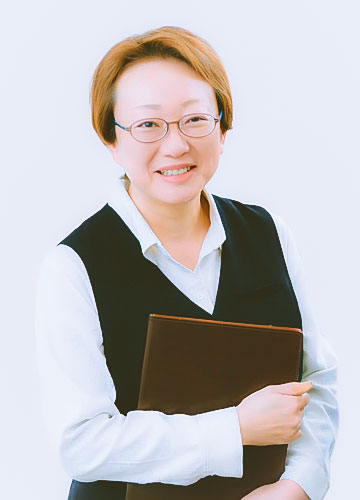 足立 信子